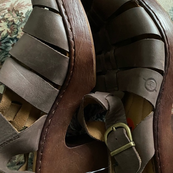 BORN LEATHER DISTRESSED SUEDE HARTLEY TAUPE WOOD GRAIN PLATFORM SANDAL SIZE 11 - Picture 13 of 15